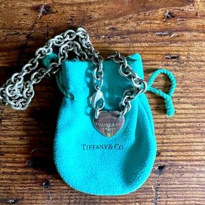 Beautiful authentic Tiffany & Co retired heart choker